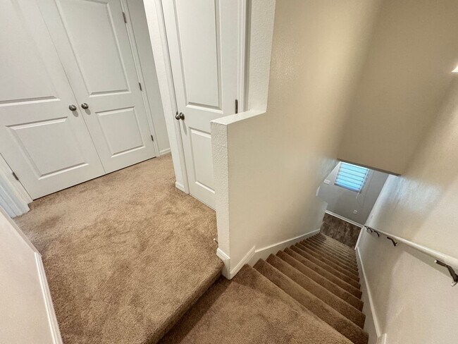 Building Photo - Your Dream Home Awaits in the Heart of Dav...