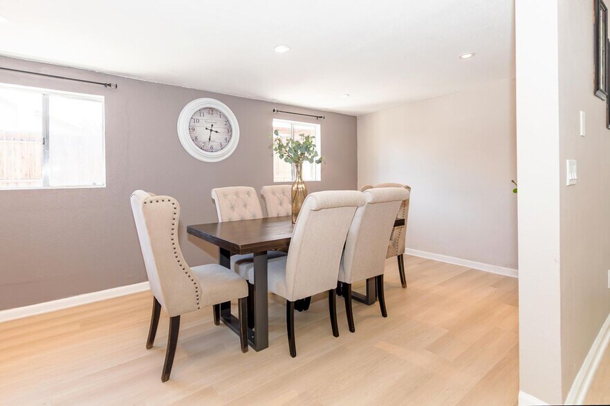 Building Photo - 4034 E Ave R