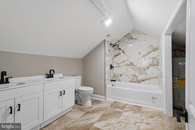 Building Photo - 906 Washington Ave