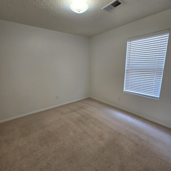 Building Photo - 2527 Ghost Ranch St SW