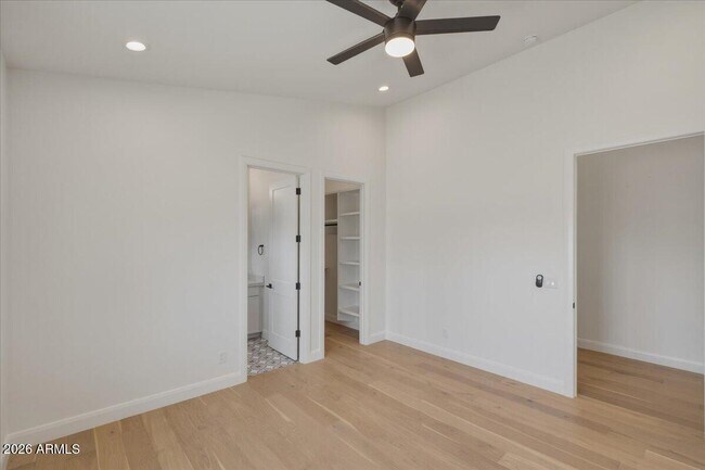 Building Photo - 6050 E Hollyhock St