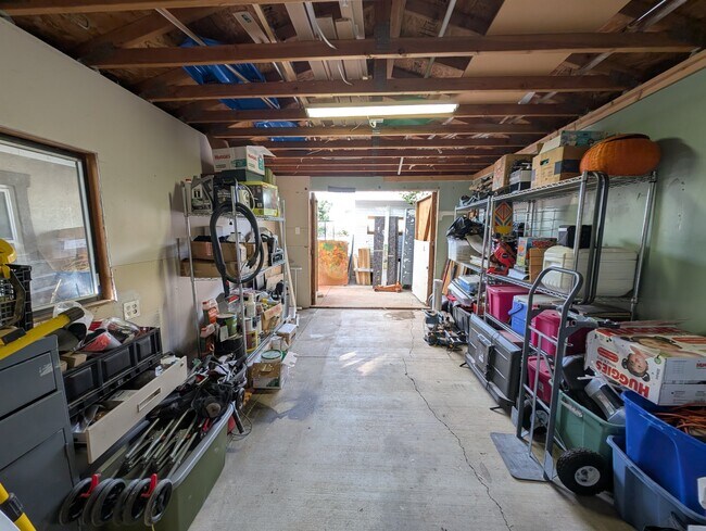 Building Photo - 255 Flint St