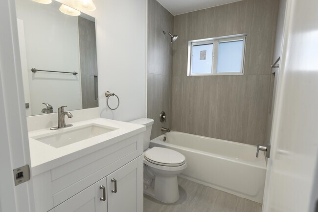 Building Photo - 13177 47th Ct N