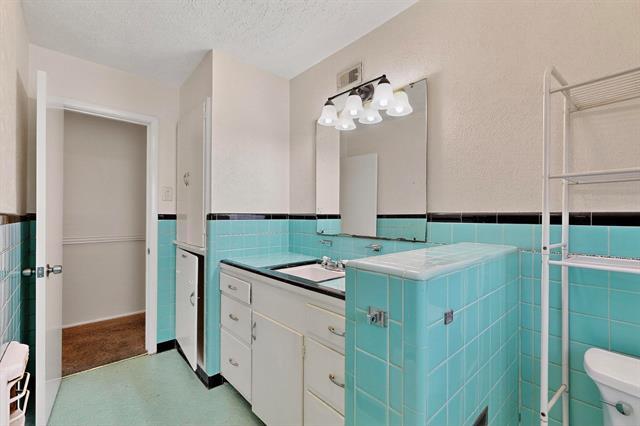 Building Photo - 2612 Ashley Dr