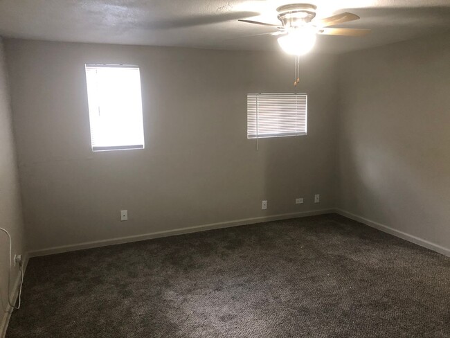 Building Photo - Cute 2 Bedroom for rent in Hurst