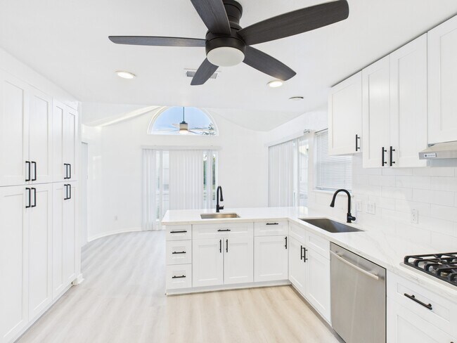 Building Photo - 7610 Hopewell Ln