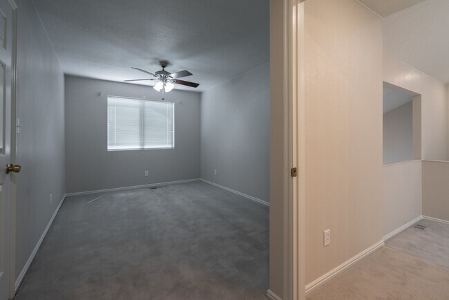 Building Photo - 2 Bedroom & 2 Bath Available in St. George!