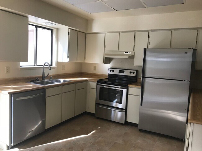 Building Photo - 255 Pelton Ln