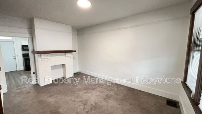 Building Photo - 709 Woodward Ave