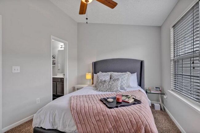 Building Photo - 1504 Sprucedale Dr