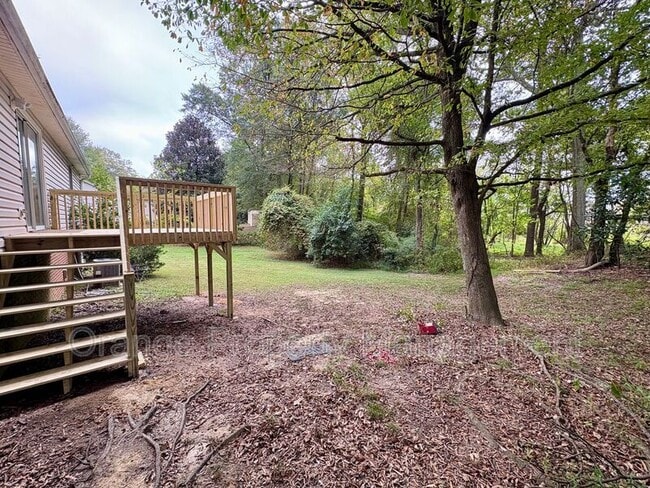 Building Photo - 415 Mayfield Dr