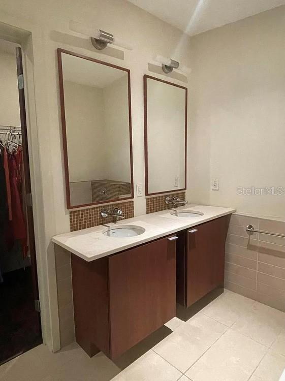 Building Photo - 912 Channelside Dr