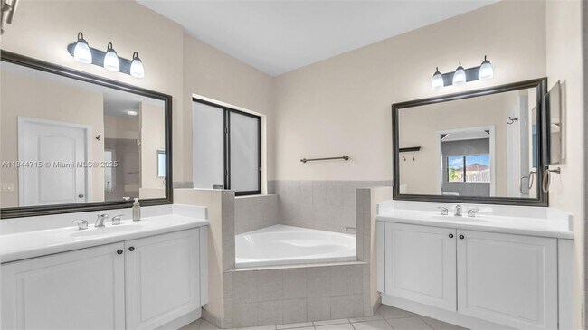 Building Photo - 1438 SW 154th Ct