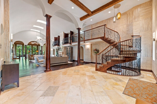 Building Photo - 493 Hazel Ave