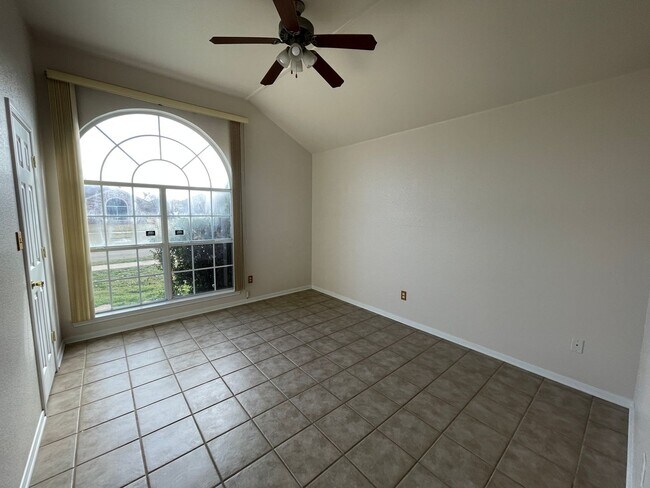 Building Photo - 3-Bedroom House for Rent in Killeen, TX