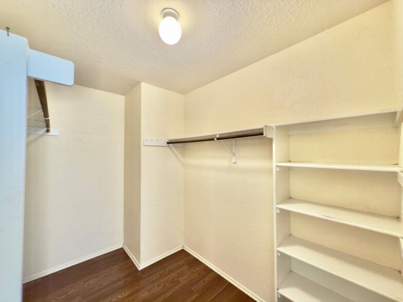 Building Photo - 17125 Dashwood Creek Dr