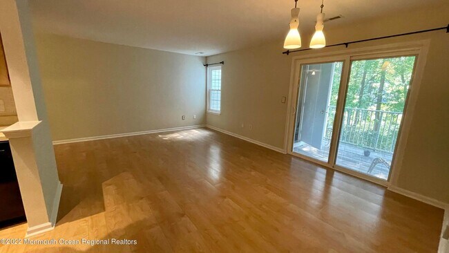 Building Photo - 124 Walden Cir