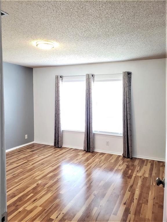 Building Photo - 2960 Donnell Dr
