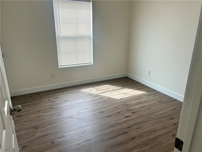 Building Photo - 1147 Paradise Vista Dr