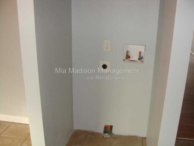 Building Photo - 319 W 31st St