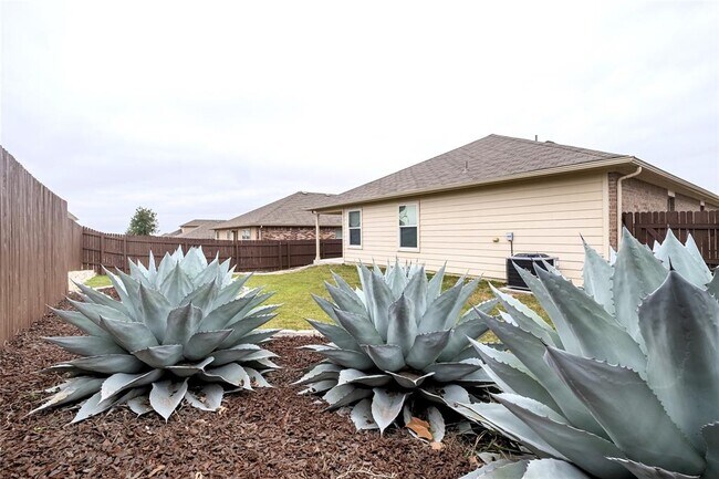 Building Photo - 266 Screech Owl Dr