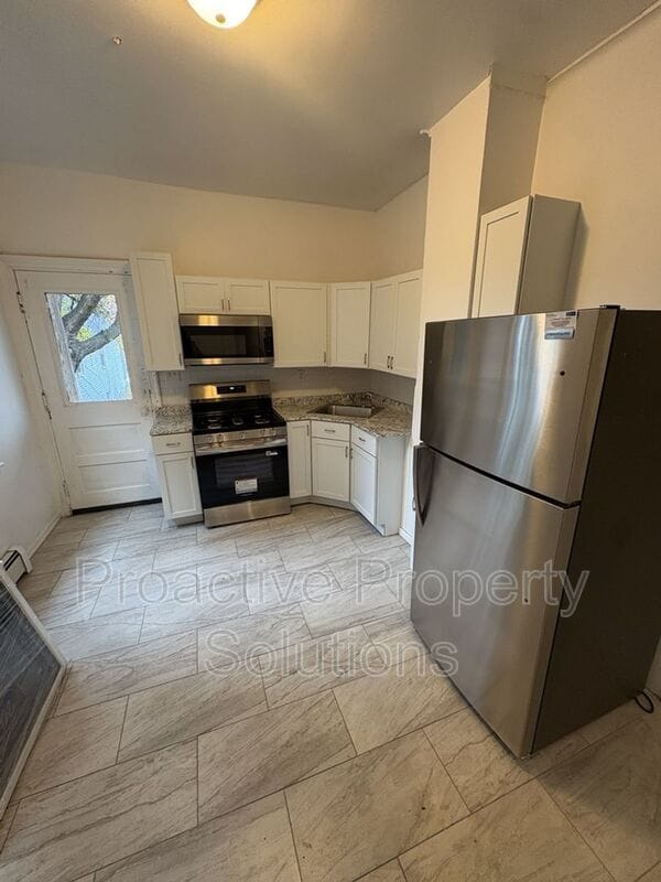 Building Photo - 415 S Main Ave