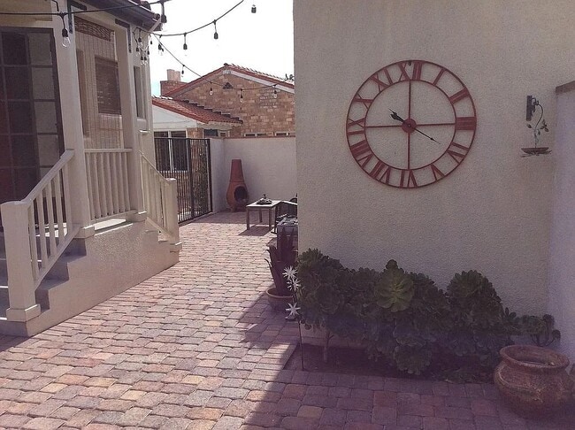 Building Photo - 304 Nevada Way