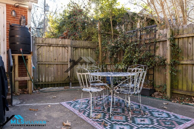 Building Photo - 409 E Hammond St