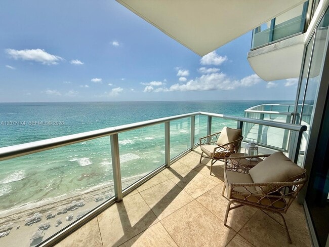 Building Photo - 17001 Collins Ave