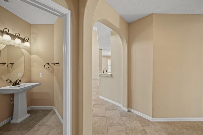 Building Photo - 6503 Loralie Ln