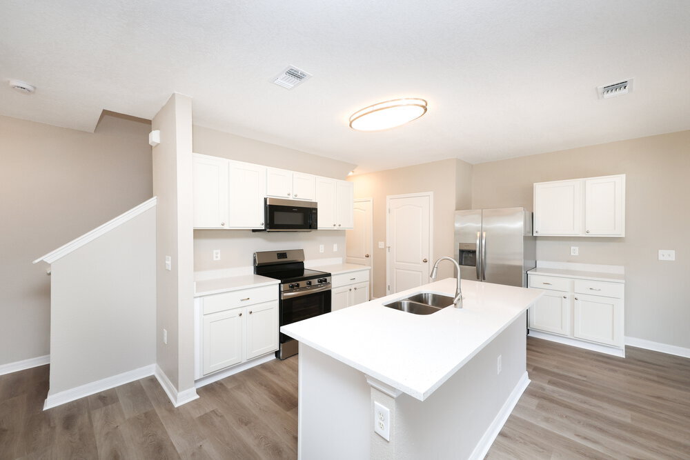 Building Photo - 10430 Whispering Hammock Dr