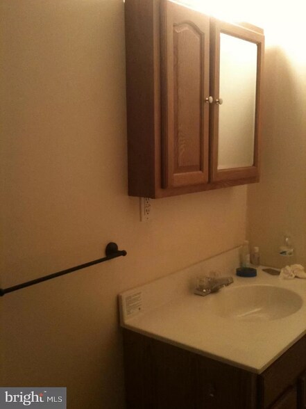 Building Photo - 1624 Park St