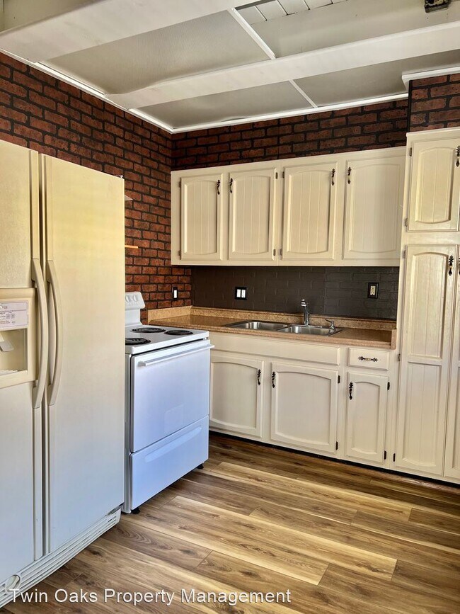 Building Photo - 2 br, 1 bath House - 6601 Lowry Lane