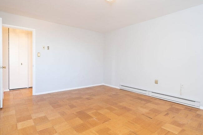 Building Photo - 1 Bed 1 Bath Condo in Barcroft Hills