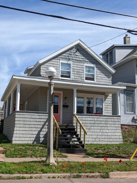 Primary Photo - 308 W Bluff St