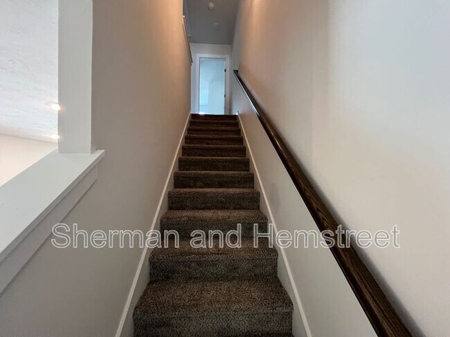 Building Photo - 5038 Mimosa Dr