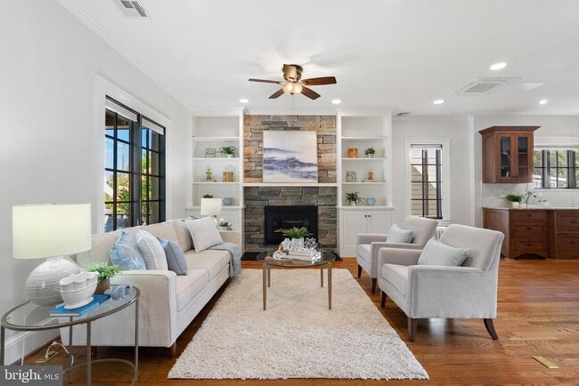 Building Photo - 200 Summers Dr