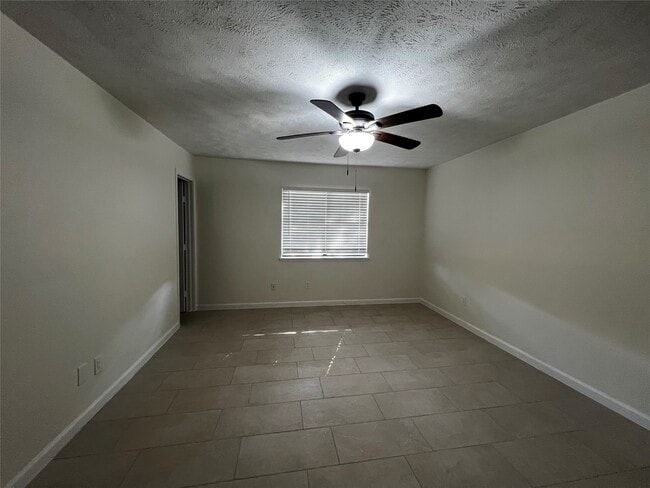 Building Photo - 306 Tara Plantation Dr