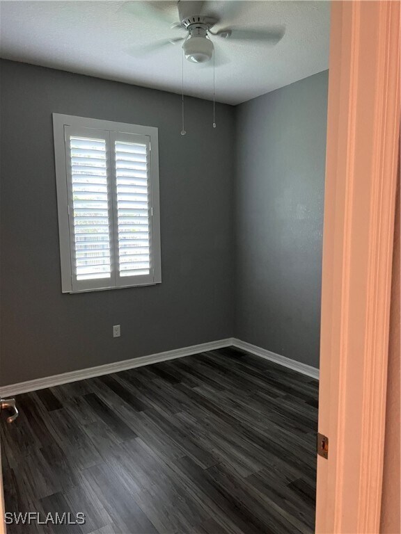 Building Photo - 4163 Bluegrass Dr