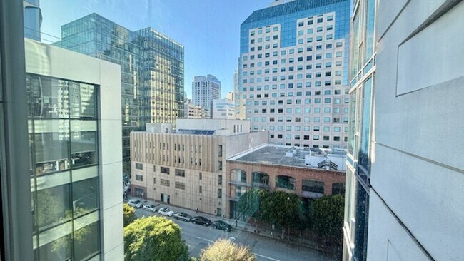 Building Photo - 2BR 2BA @ The BLU in SOMA/South Beach -AMSI