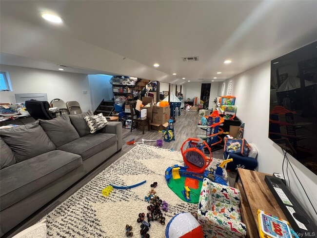 Building Photo - 63 Ohio Ave