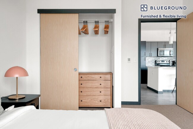 Building Photo - 15522 NE 22nd Pl