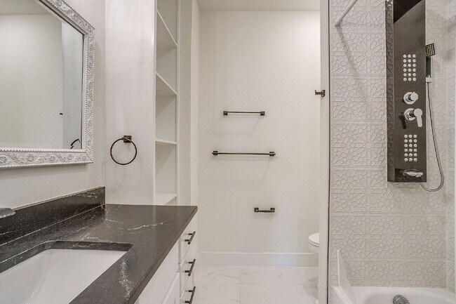 Building Photo - Beautiful New Build in Heart of Fort Worth!