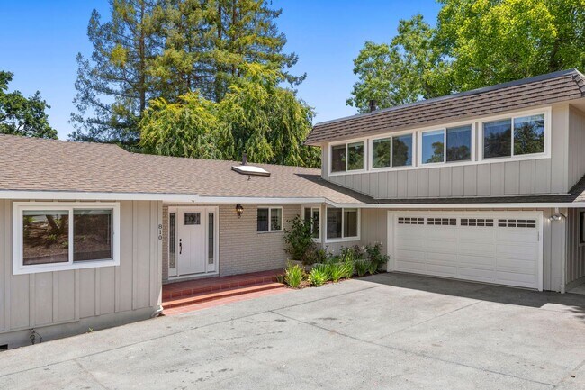 Building Photo - 810 Monte Rosa Dr