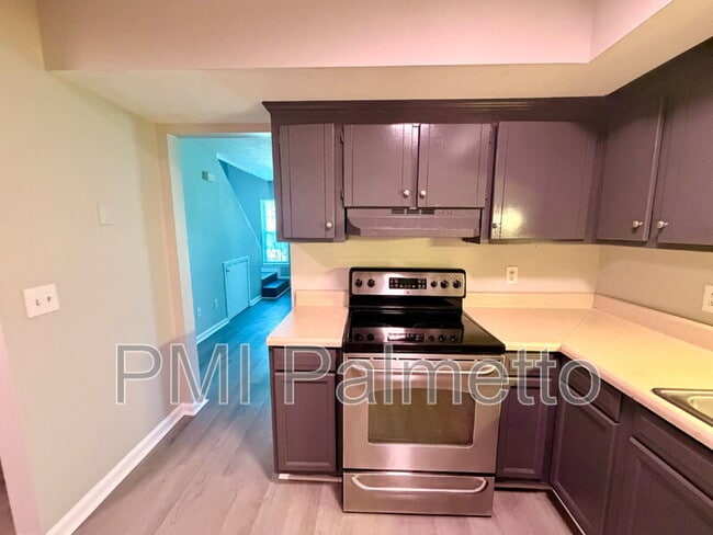 Building Photo - 1919 Tall Pines Cir