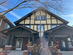 Building Photo - 963 Woodruff Pl W Dr