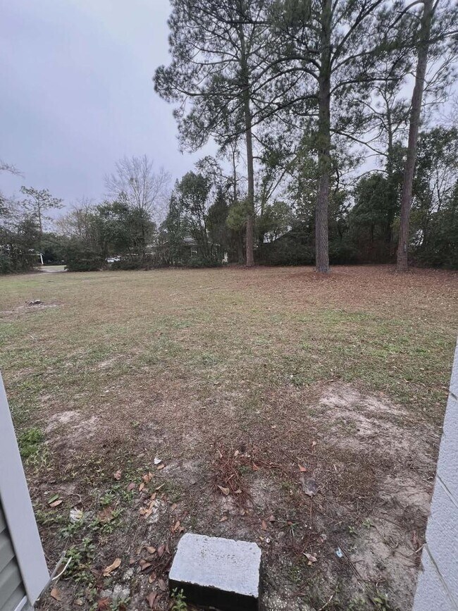 Building Photo - 712 E Walnut St