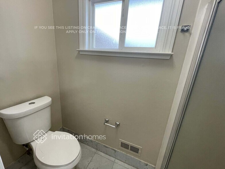 Building Photo - 3343 Hacienda Way