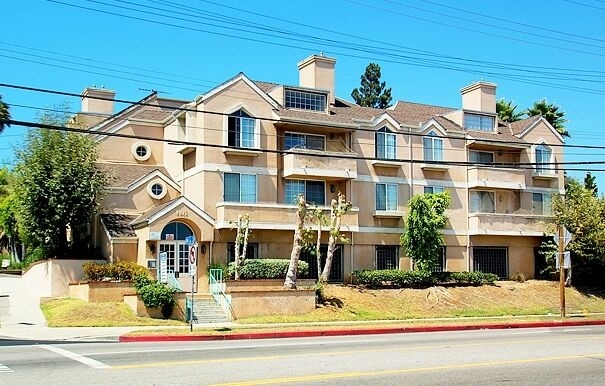 Primary Photo - Lido Apartments - 9915 National Blvd