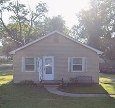 Building Photo - Great neighborhood!